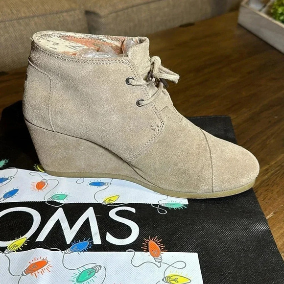 Tom’s Women Suede Tan Wedge Ankle Bootie Shoe Size 8 - Picture 10 of 14